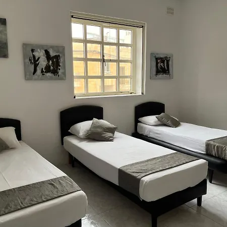 New Aurora 3, Huge Private Bedroom En-suite Homestay